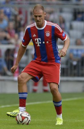 面对强劲对 面对强劲对