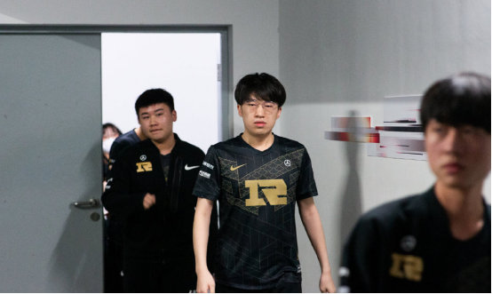 最终他们以 最终他们以