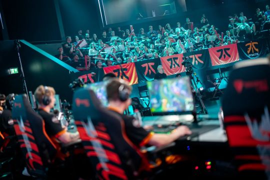 与季前赛 与季前赛